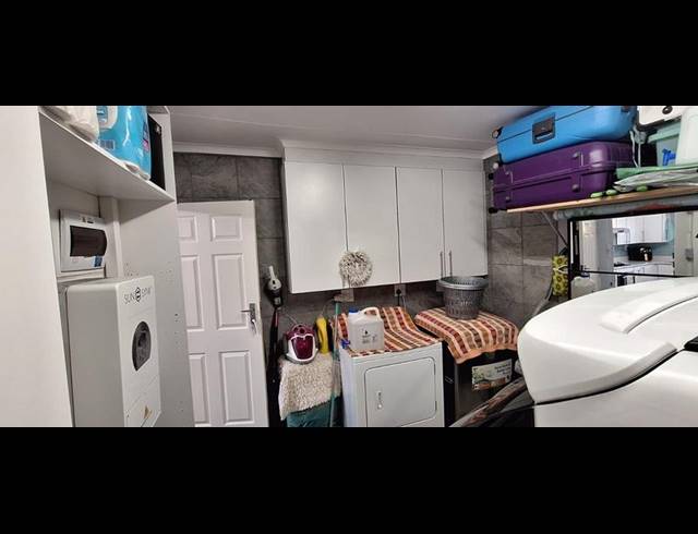 2 BEDROOM TOWNHOUSE FOR SALE IN ISLAND VIEW